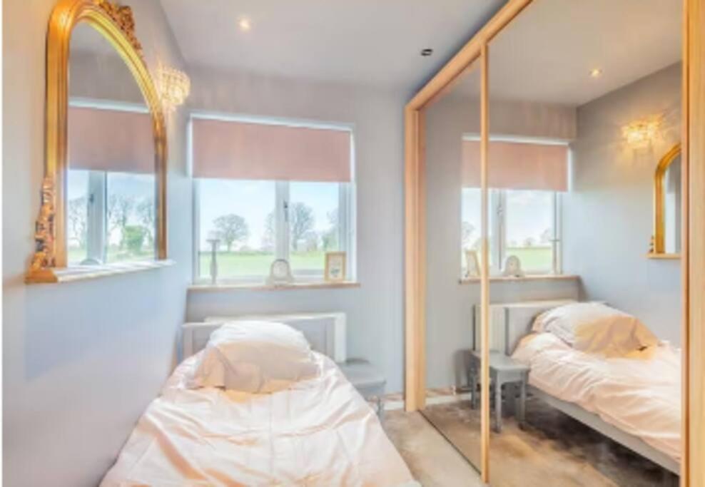 Covehithe House-Coastal Luxury- Sleeps 12-With Huge Swimspa! Wrentham Dış mekan fotoğraf