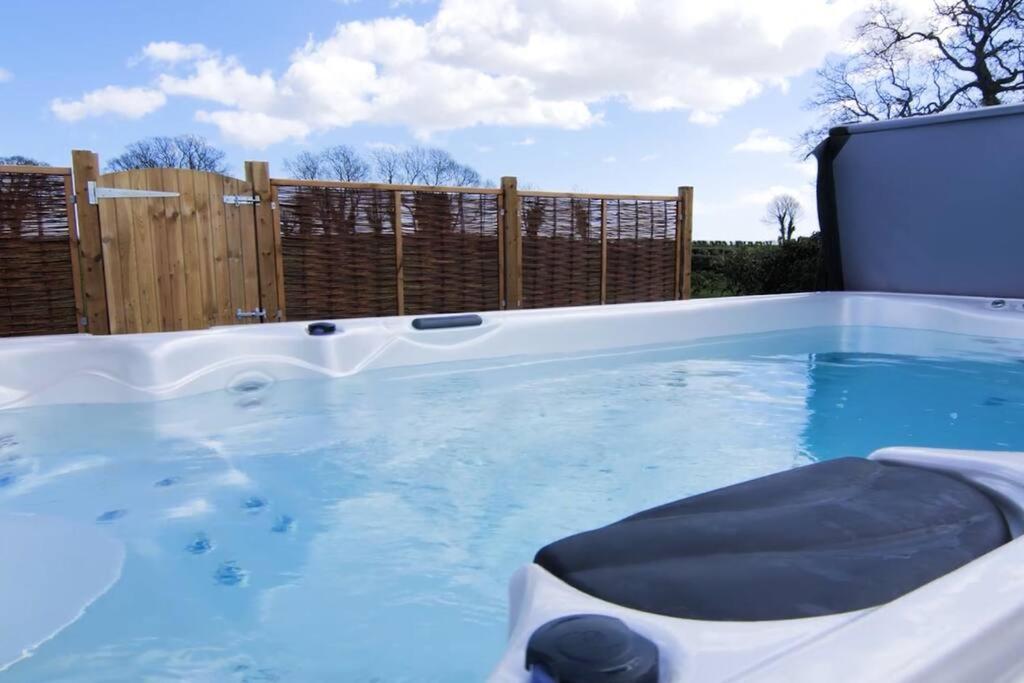 Covehithe House-Coastal Luxury- Sleeps 12-With Huge Swimspa! Wrentham Dış mekan fotoğraf