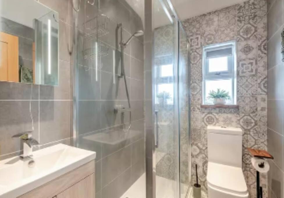 Covehithe House-Coastal Luxury- Sleeps 12-With Huge Swimspa! Wrentham Dış mekan fotoğraf