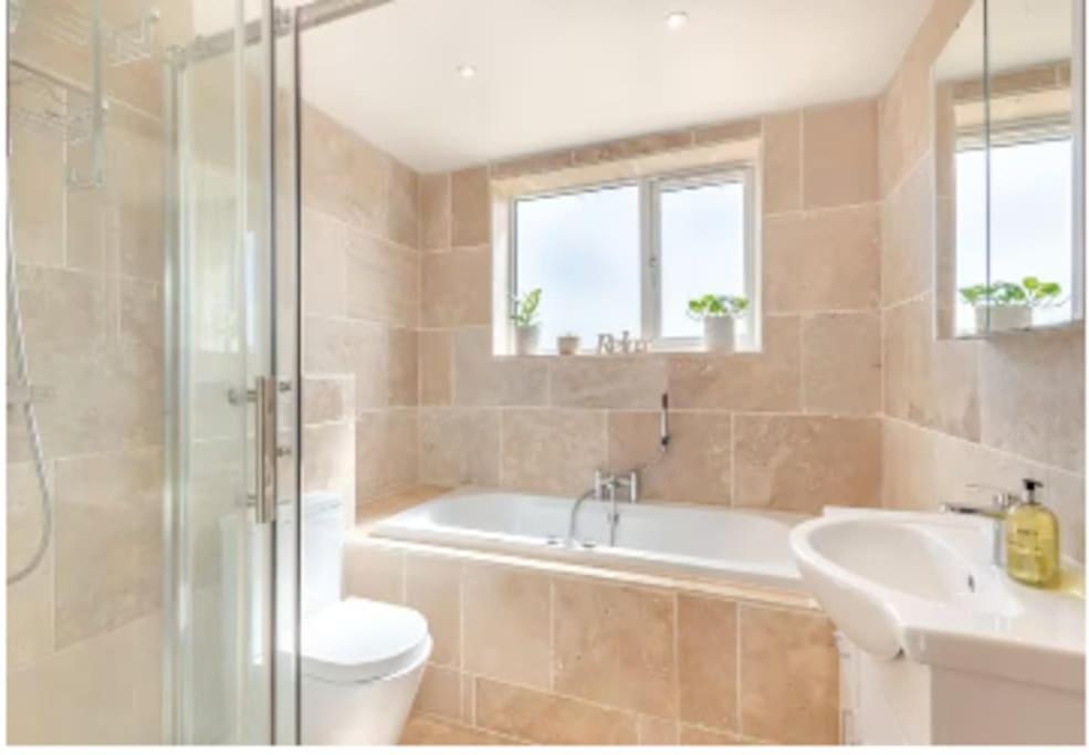 Covehithe House-Coastal Luxury- Sleeps 12-With Huge Swimspa! Wrentham Dış mekan fotoğraf