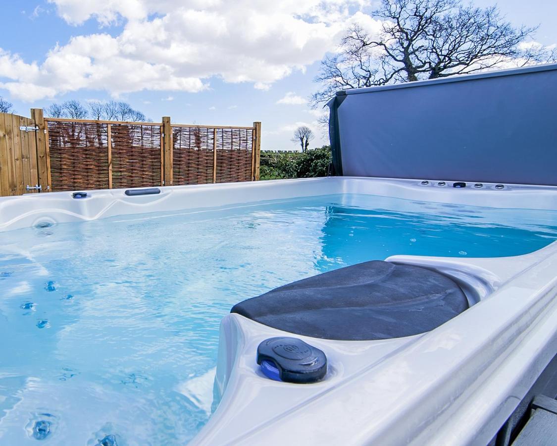 Covehithe House-Coastal Luxury- Sleeps 12-With Huge Swimspa! Wrentham Dış mekan fotoğraf